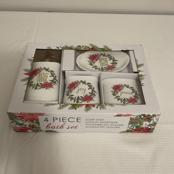 Xmas Inspirations 4-Piece Bath Accessory Set - Picture 5 of 6
